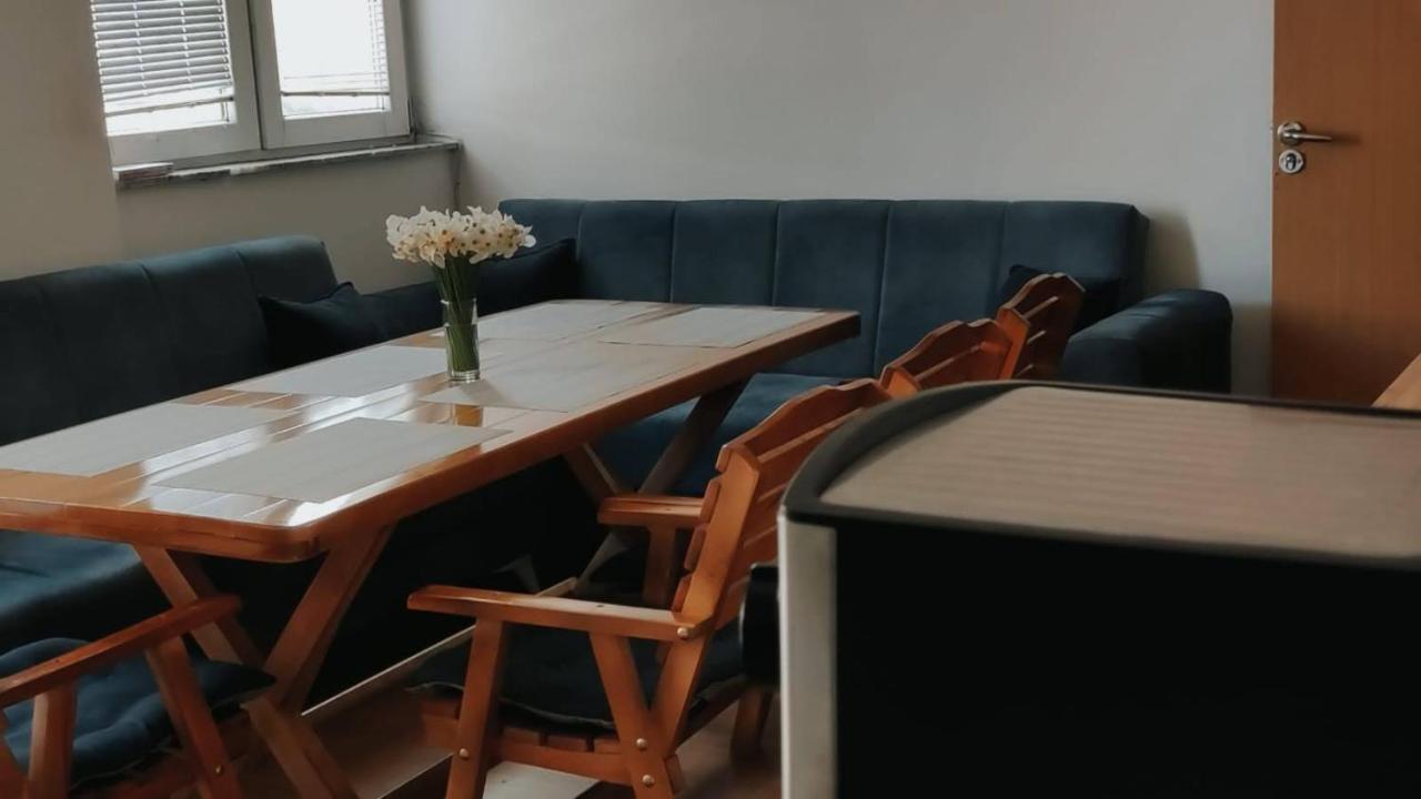 Moonlight Hostel Пристина Екстериор снимка